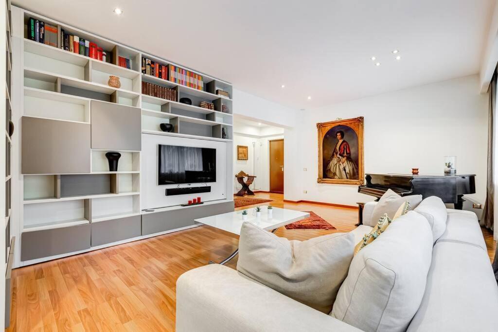 Exclusive Apartment In Eur Lake Rome Extérieur photo