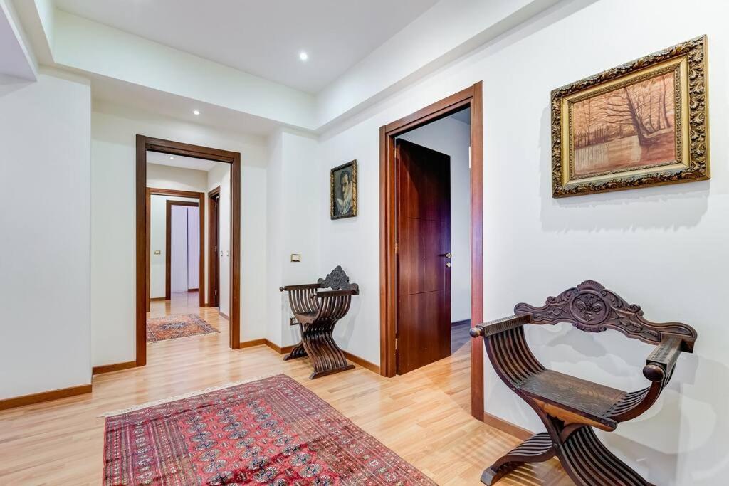 Exclusive Apartment In Eur Lake Rome Extérieur photo