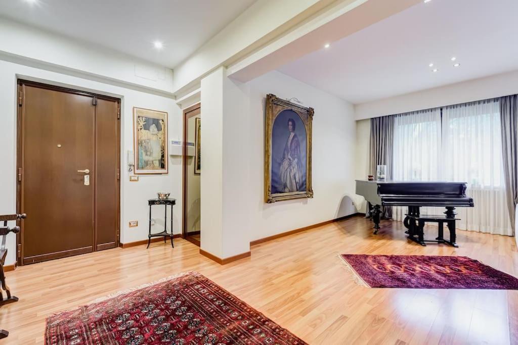 Exclusive Apartment In Eur Lake Rome Extérieur photo