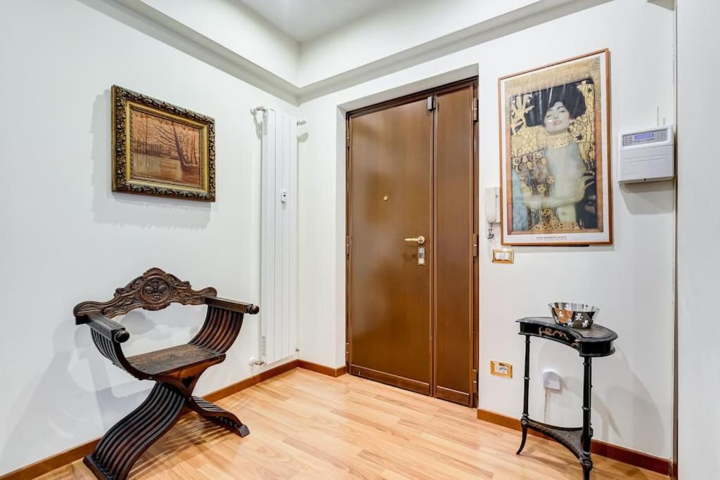 Exclusive Apartment In Eur Lake Rome Extérieur photo