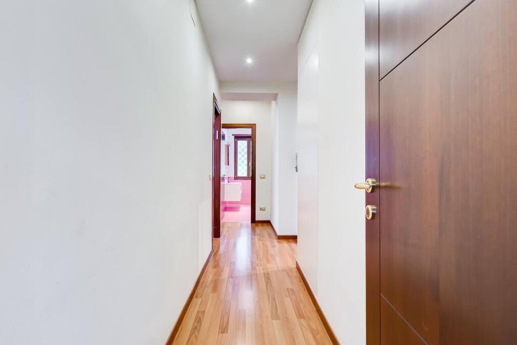 Exclusive Apartment In Eur Lake Rome Extérieur photo
