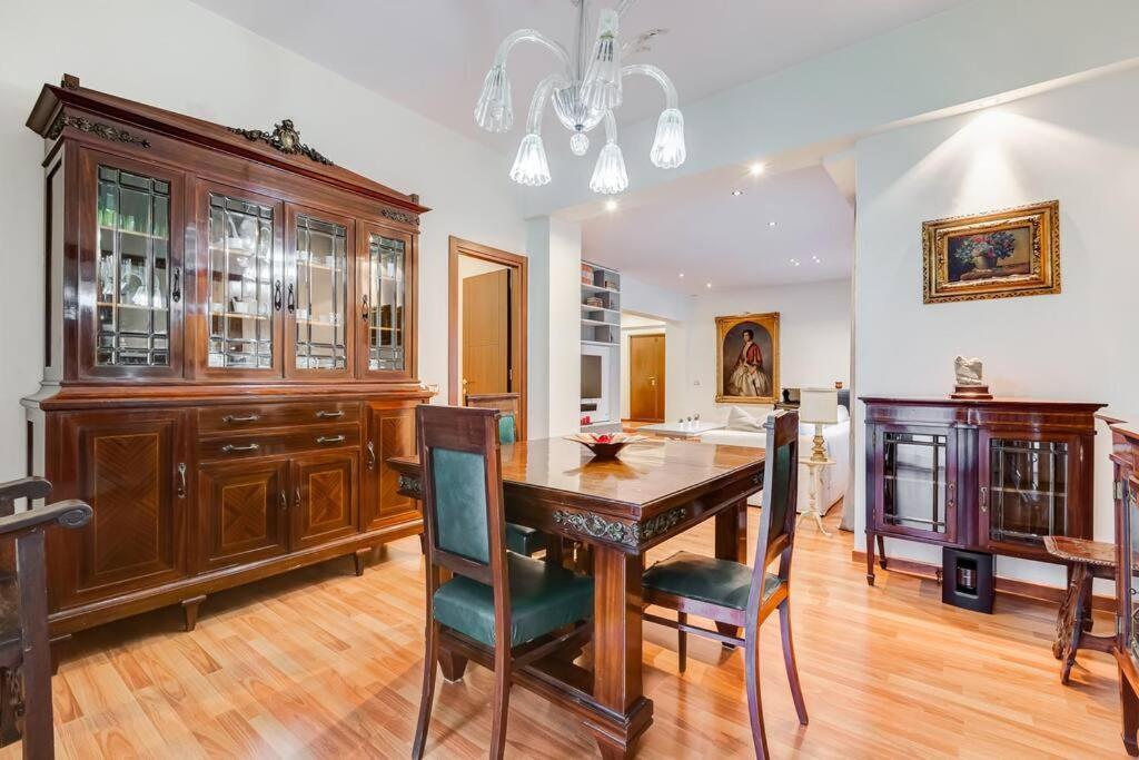 Exclusive Apartment In Eur Lake Rome Extérieur photo
