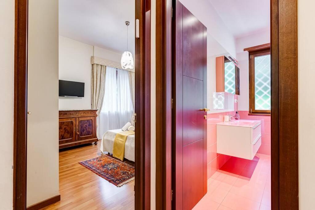 Exclusive Apartment In Eur Lake Rome Extérieur photo