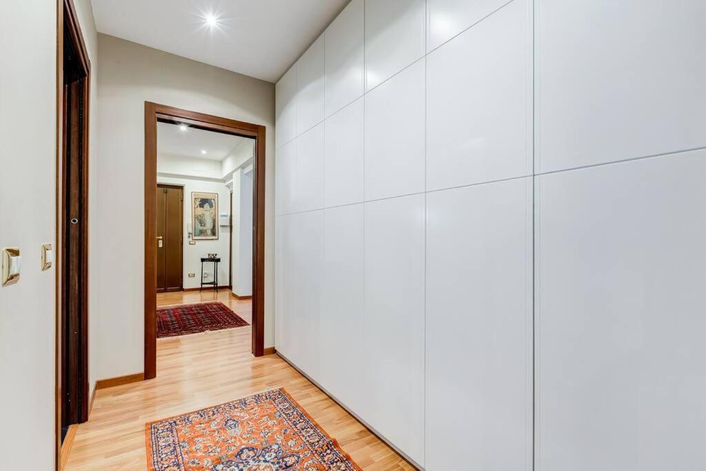 Exclusive Apartment In Eur Lake Rome Extérieur photo